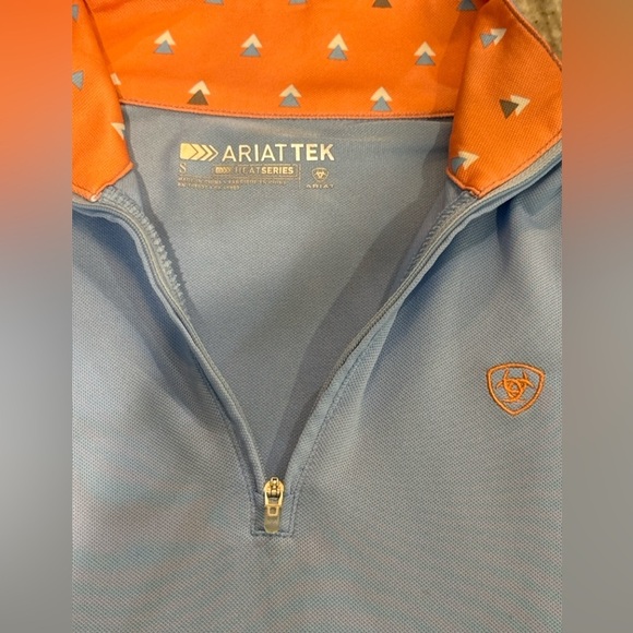 Women’s ARIAT TEK light blue 1/4 zip pullover- Size small - Picture 7 of 9